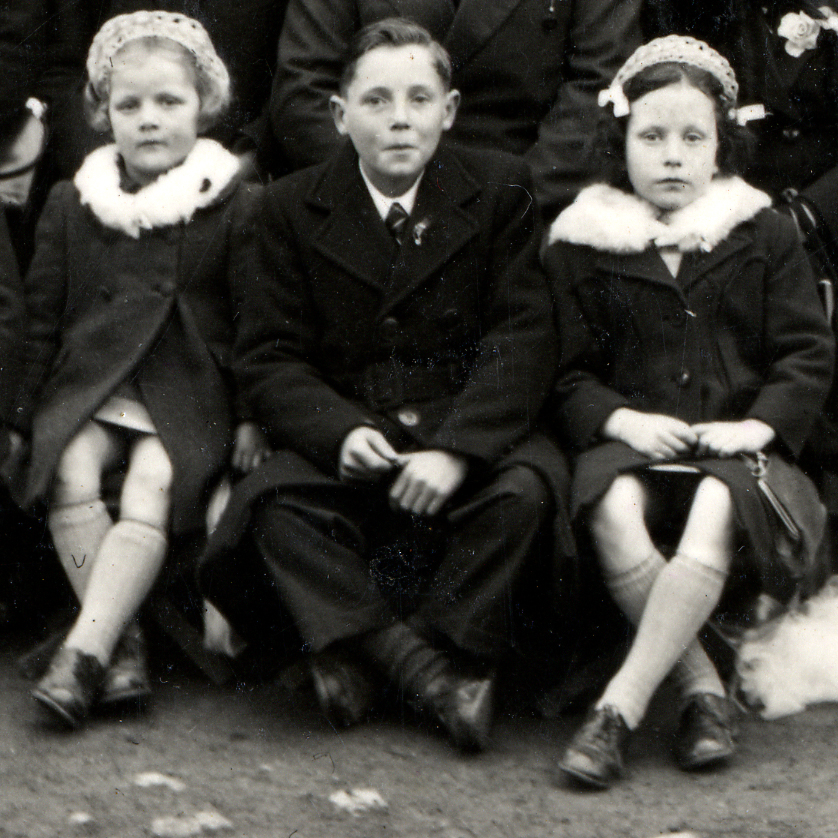 19451124 BOURSIN COLLECTION PERRARD Christiane & Suzanne.jpg